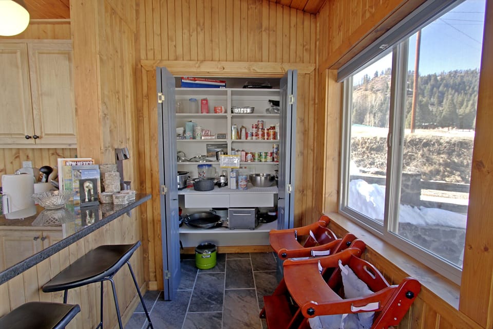 A community pantry.  Take what you need, leave your extras.