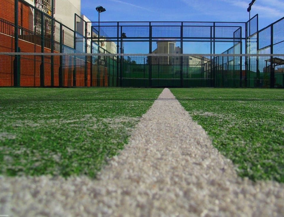 São João Tennis & Padel: 2 courts, gear rental, café—play from just €4/hour!