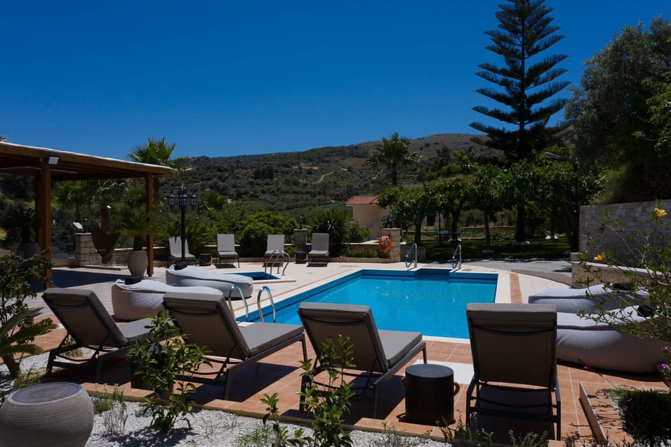 Kipo Paradiso 6 Yoga & Spa Resort, Swimming Pool