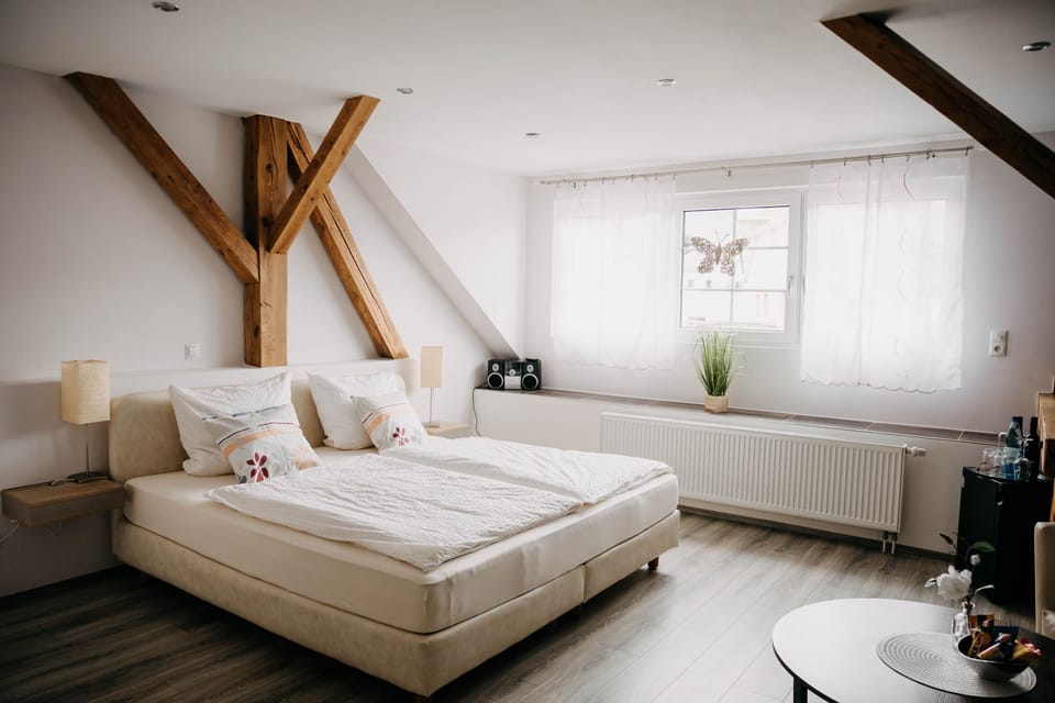 Deluxe Room | Premium bedding, minibar, in-room safe, desk