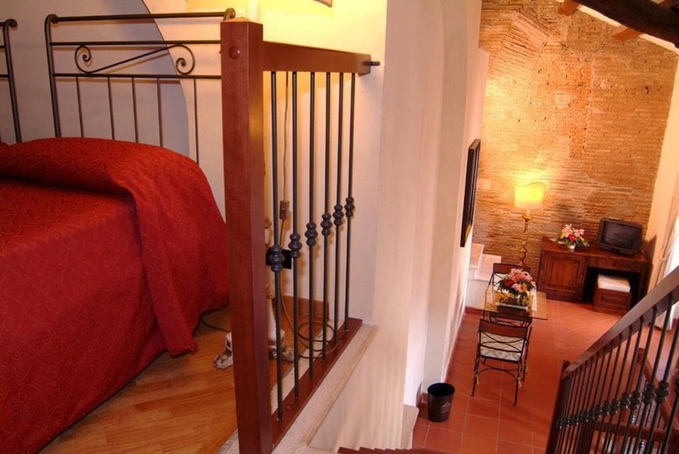 In-room safe, individually furnished, desk