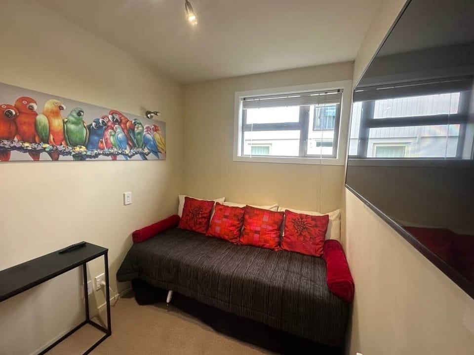 Single bedroom at Alpine Lakeview 9A Queenstown holiday apartment sleeps 5