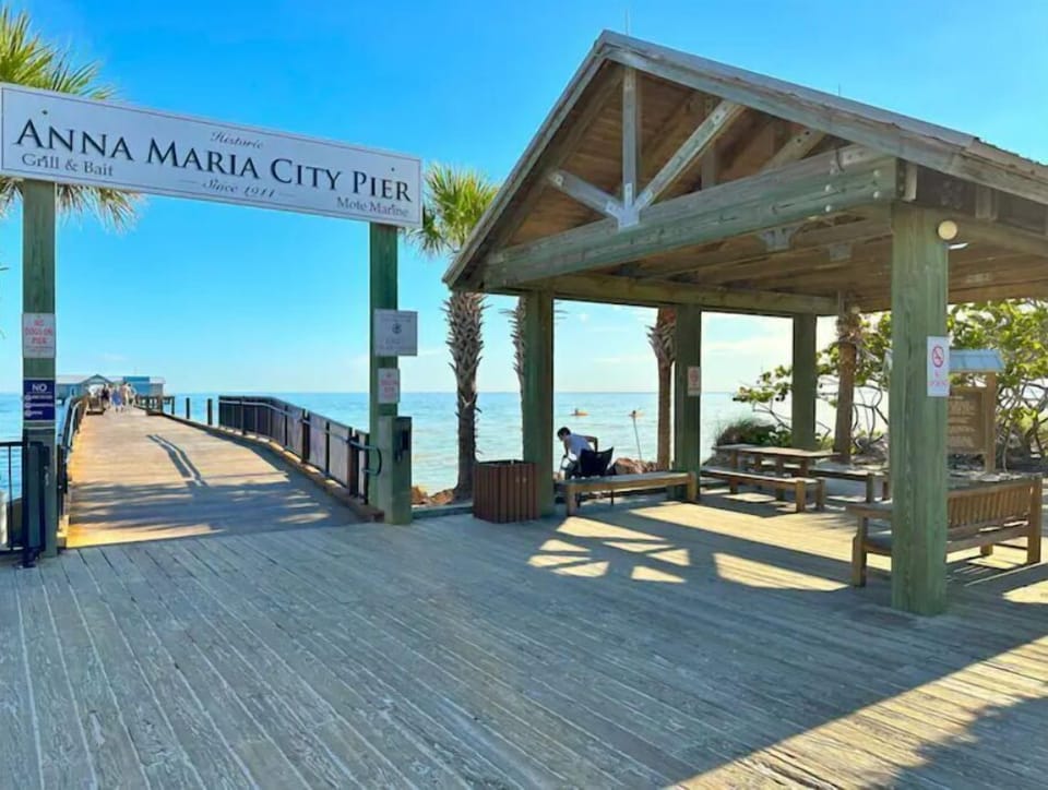 Historic Anna Maria City Pier, Grill & Bait