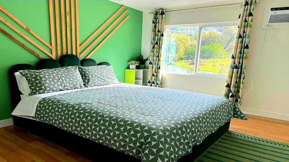 Bedroom 3 - 1 Queen Bed with peek a boo views of the Kaweah River