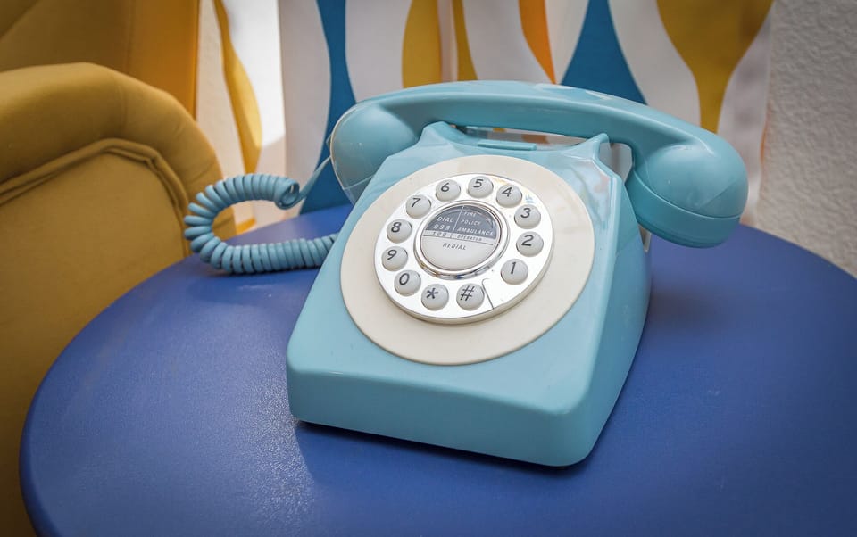 Retro Telephone ☎️.   Wow. 