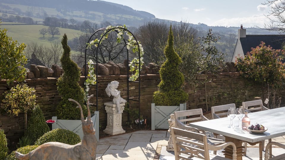 Garden and views, Beaufort Farmhouse, Bolthole Retreats