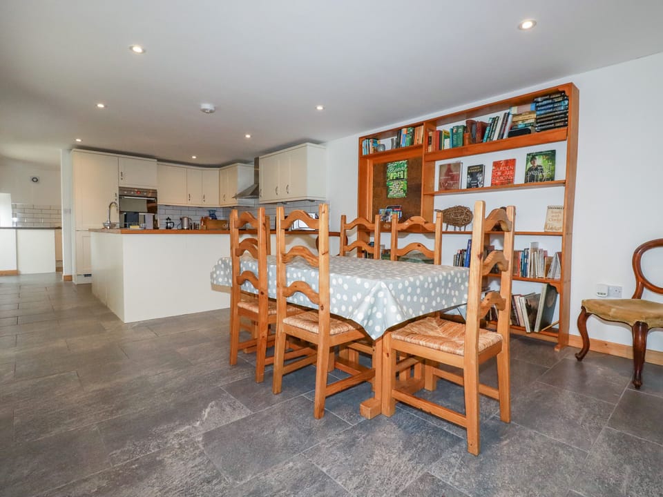 Cottage | Interior