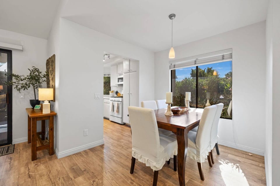 Dining Room & Kitchen