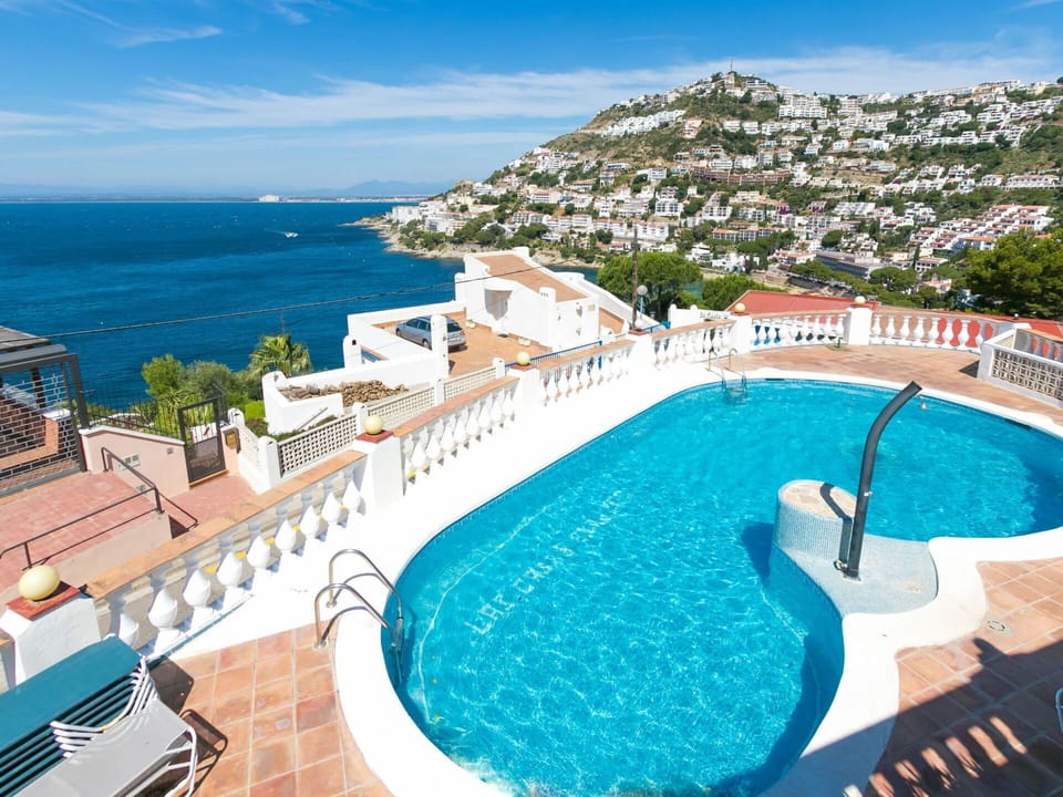 Water, Sky, Cloud, Property, Swimming Pool, Seaside Resort, Azure, Blue, Building, Outdoor Furniture