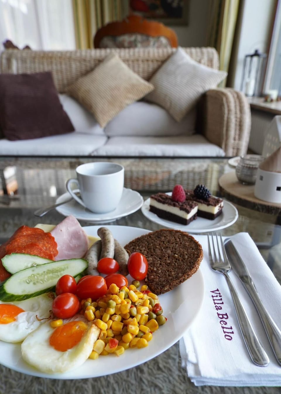 Daily buffet breakfast for a fee