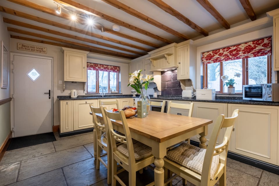 Smithy Cottage, Hawkshead Holiday Cottage - Kitchen Diner