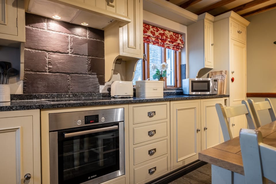 Smithy Cottage, Hawkshead Holiday Cottage - Kitchen Diner