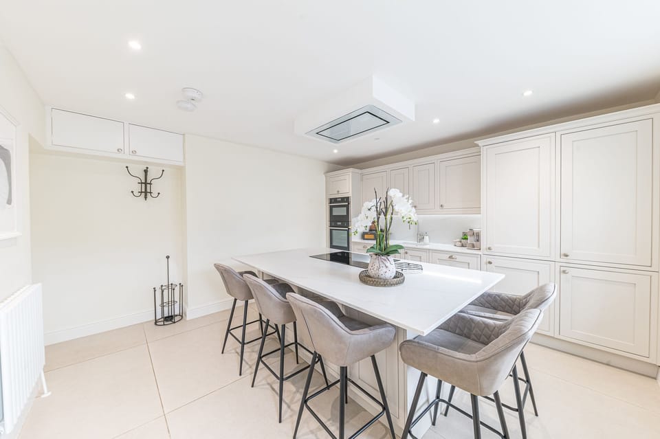 Edge Mere Apartment Kitchen