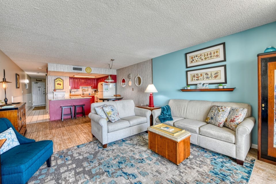 Royal Garden Resort 702