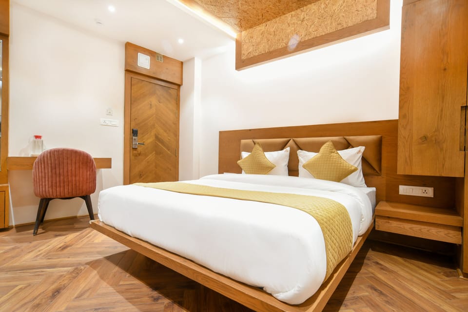 Memory foam beds, minibar, desk, laptop workspace