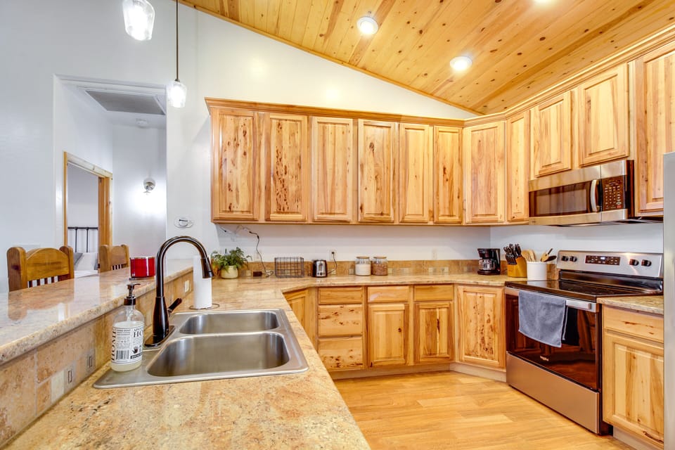 House (3 Bedrooms) | Interior