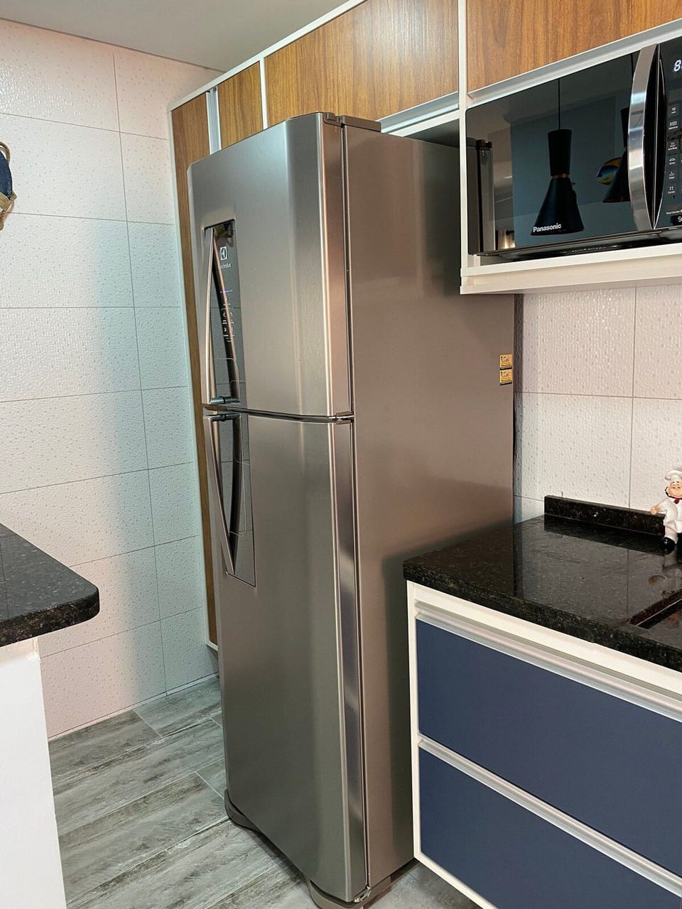 Apartment | Private kitchen | Full-size fridge, microwave, oven, stovetop