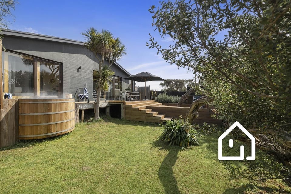 Enjoy the natural surrounds of the backyard whilst watching the kids play