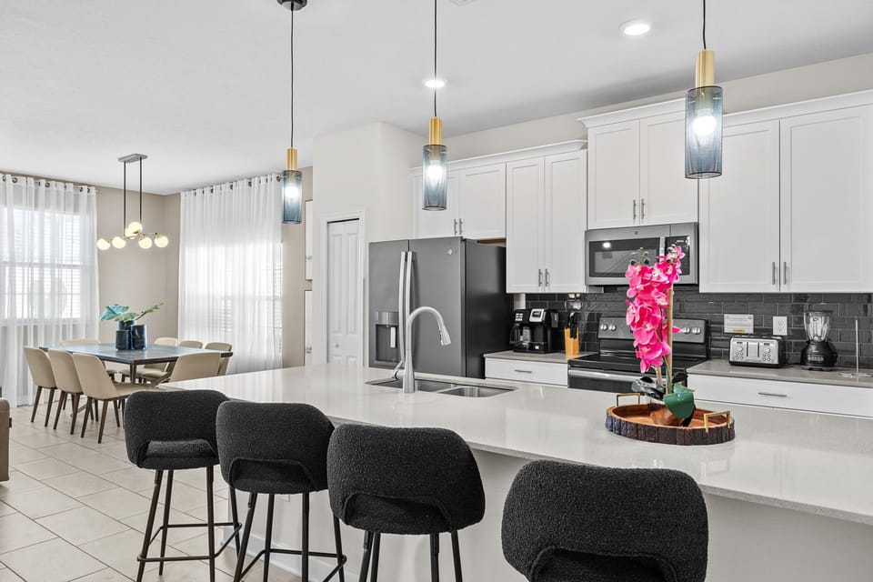 In this kitchen, you can prepare all the meals you desire