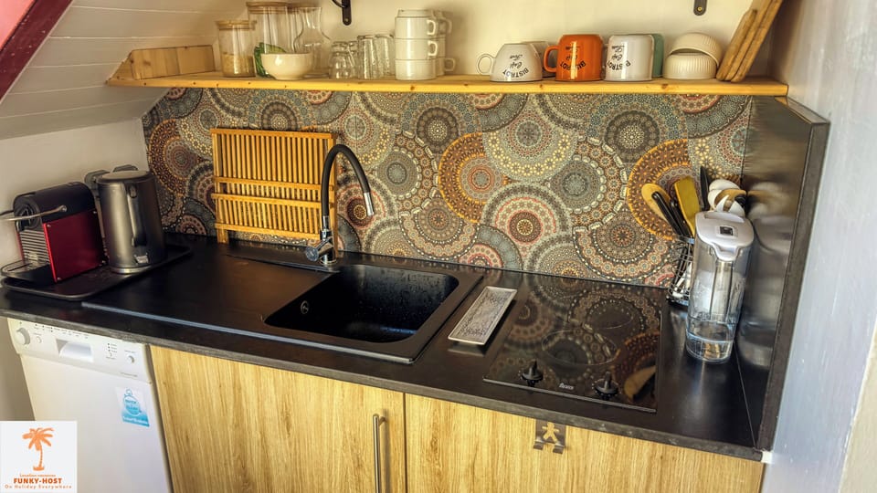 Superior Penthouse, 2 Bedrooms, Terrace, Sea View | Private kitchen | Full-size fridge, microwave, stovetop, espresso maker