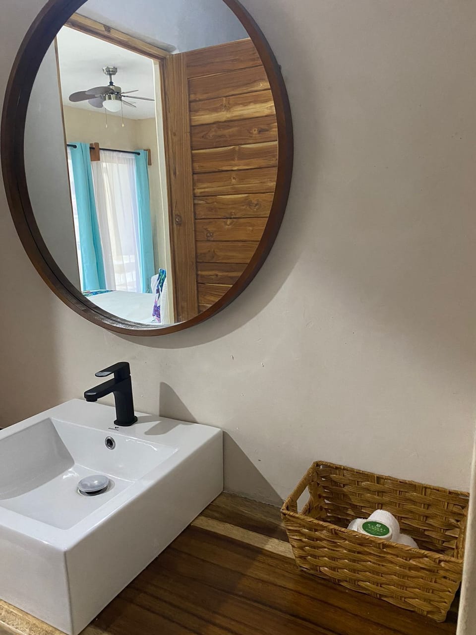 Free toiletries, towels