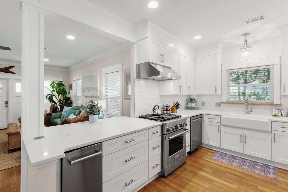Add in plenty of counter space, and you’ve got the perfect setup for your dream kitchen.