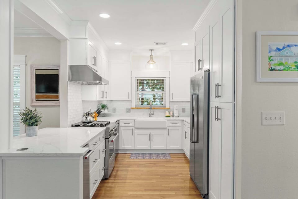 With a BRAND NEW 2025 full remodel, we have a top notch chef's dream come true.