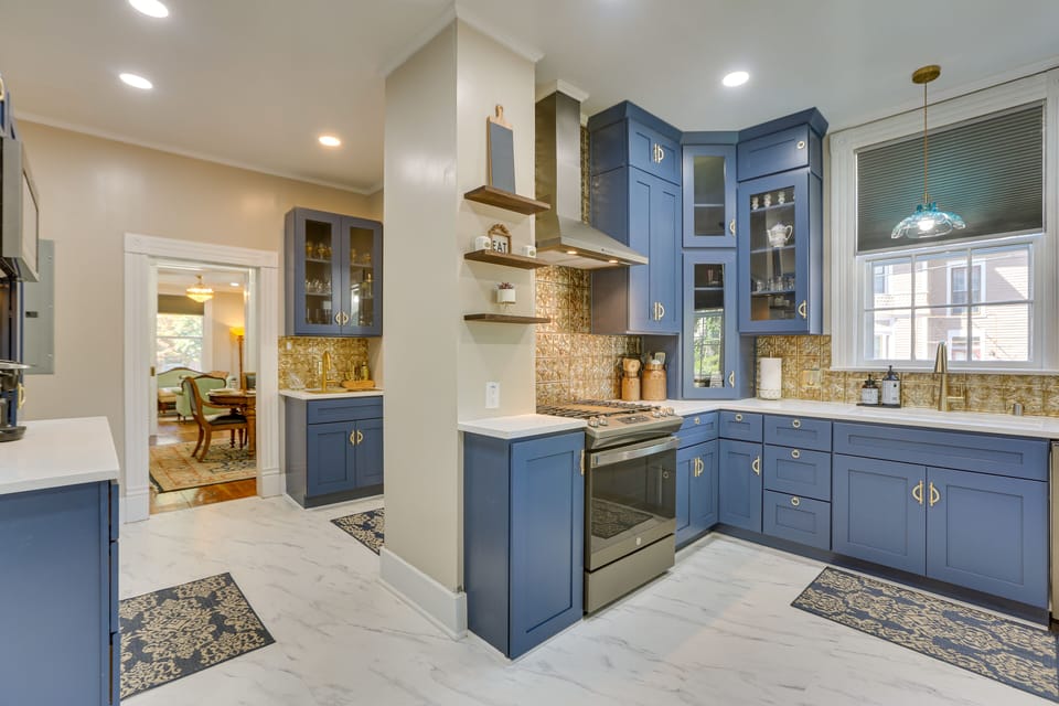 Kitchen | Wet Bar | Dishwasher