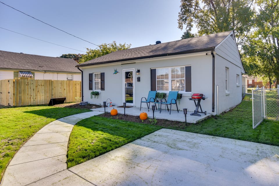 Single-Story Home | Private Patio | Gas Grill (Propane Provided)