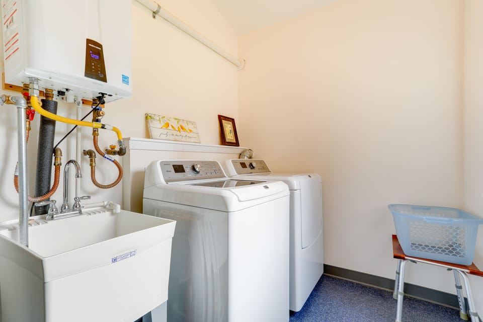 Laundry Room | Linens & Towels Provided