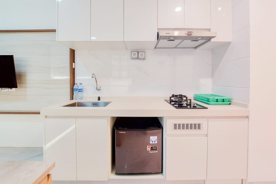 Studio | Private kitchen | Full-size fridge, stovetop