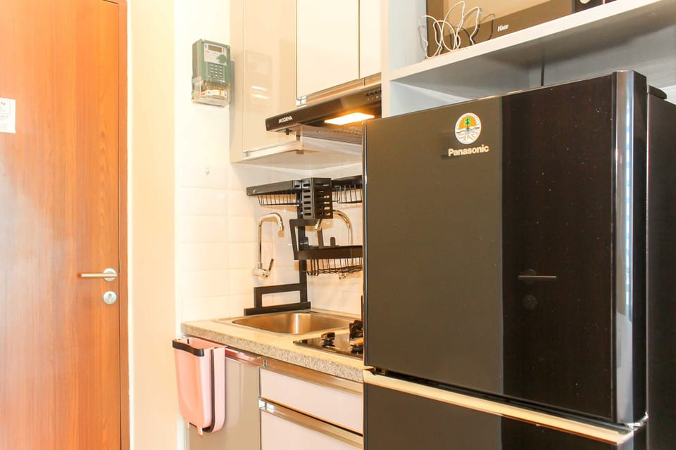 Studio | Private kitchen | Full-size fridge, stovetop