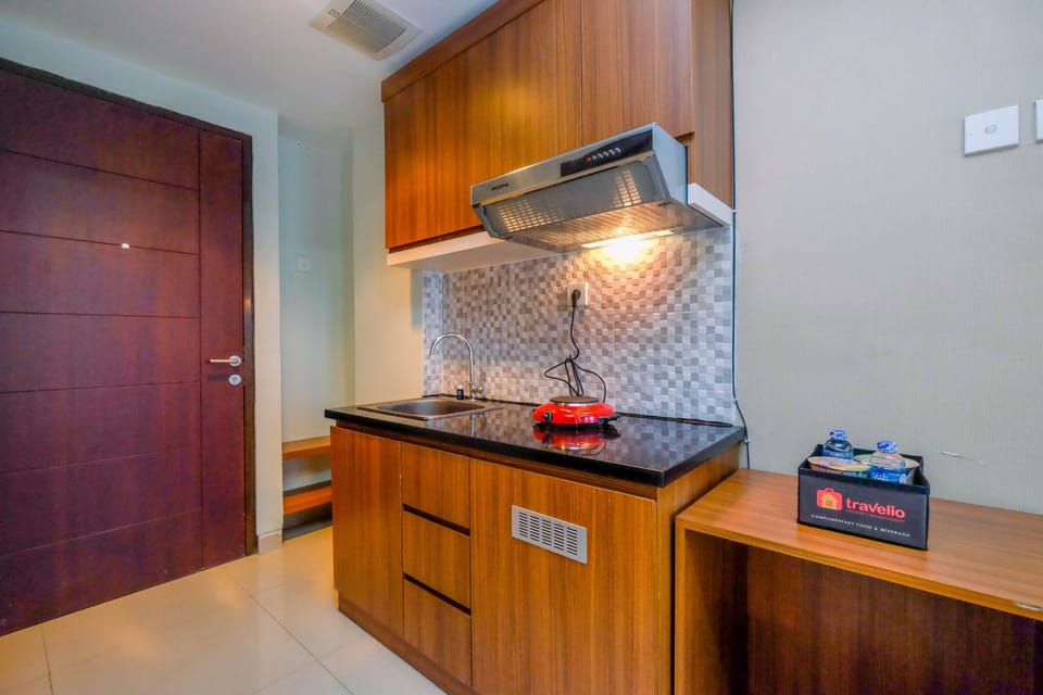 Studio | Private kitchen | Full-size fridge, stovetop