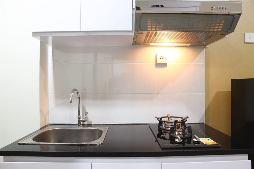 Studio | Private kitchen | Full-size fridge, stovetop