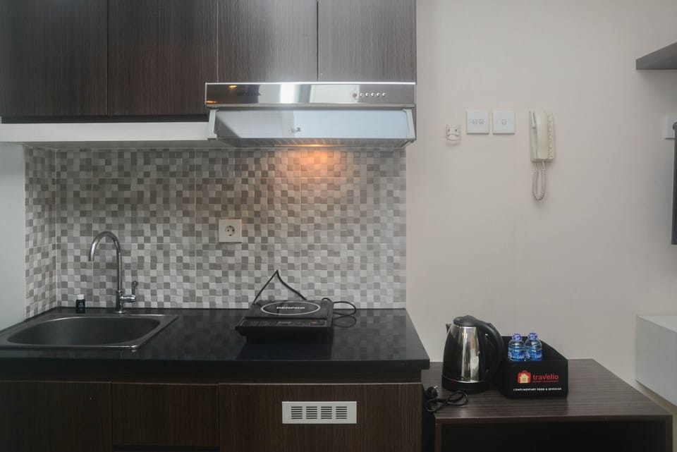 Studio | Private kitchen | Full-size fridge, stovetop