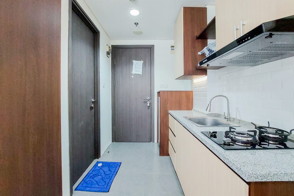 Studio | Private kitchen | Full-size fridge, stovetop