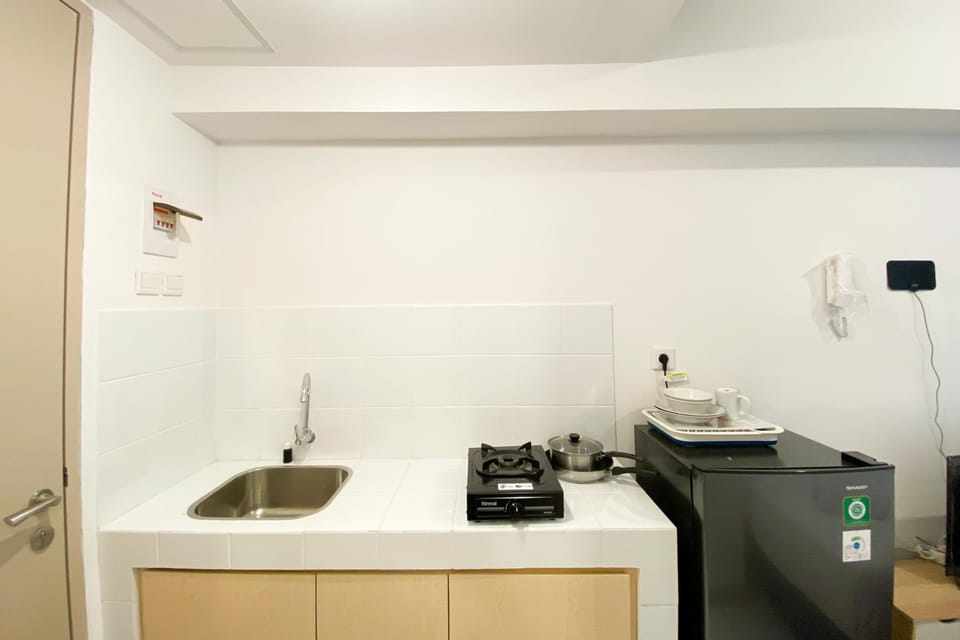 Studio | Private kitchen | Full-size fridge, stovetop