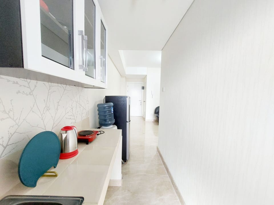 Apartment | Private kitchen | Full-size fridge, stovetop