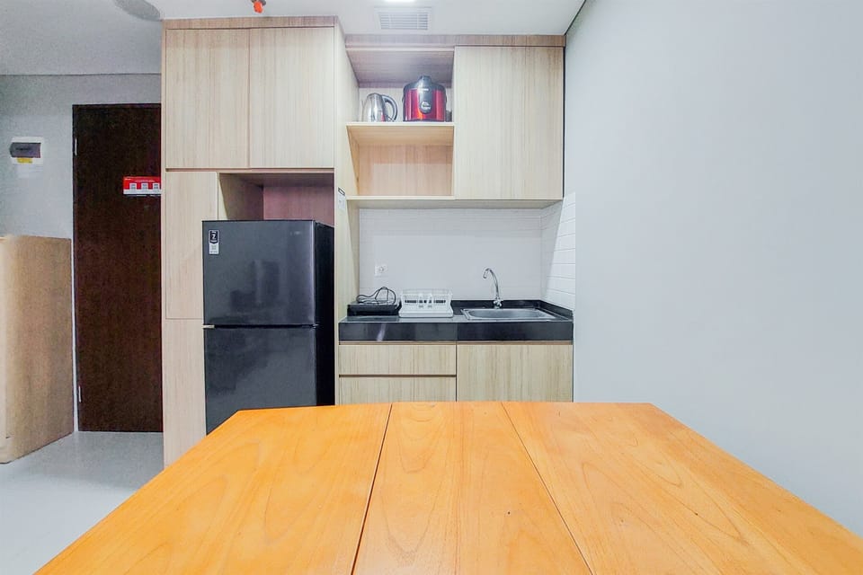 Apartment | Private kitchen | Full-size fridge, stovetop