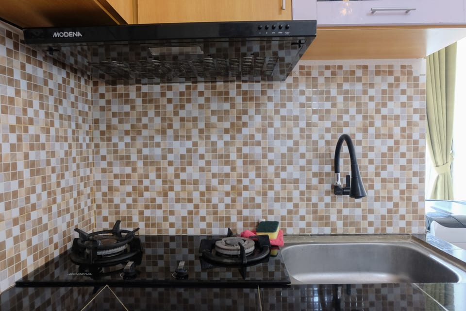 Apartment | Private kitchen | Full-size fridge, stovetop