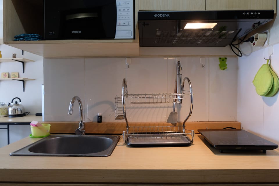 Apartment | Private kitchen | Full-size fridge, stovetop