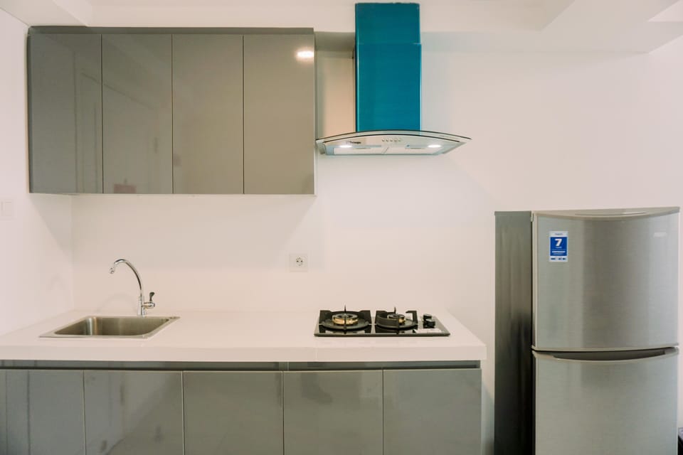 Apartment | Private kitchen | Full-size fridge, stovetop