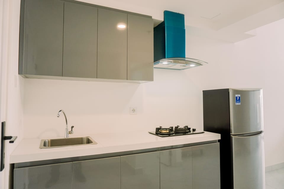 Apartment | Private kitchen | Full-size fridge, stovetop