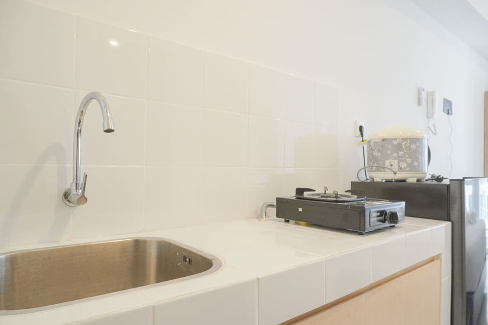 Studio | Private kitchen | Full-size fridge, stovetop