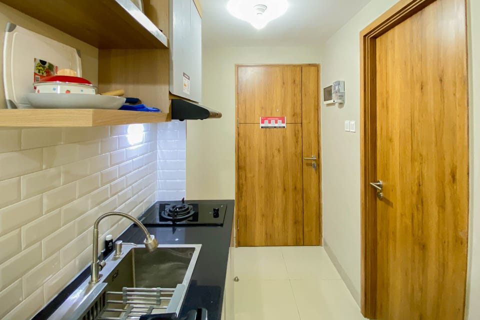Studio | Private kitchen | Full-size fridge, stovetop