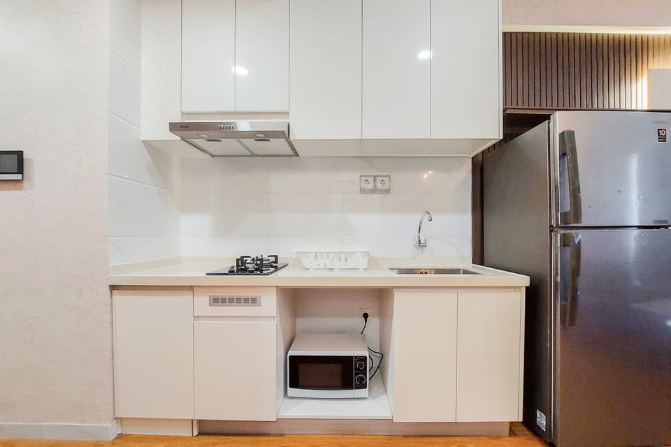 Apartment | Private kitchen | Full-size fridge, stovetop