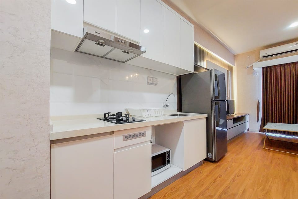 Apartment | Private kitchen | Full-size fridge, stovetop