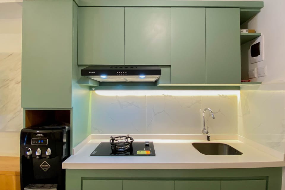 Studio | Private kitchen | Full-size fridge, stovetop