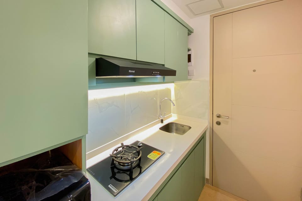 Studio | Private kitchen | Full-size fridge, stovetop