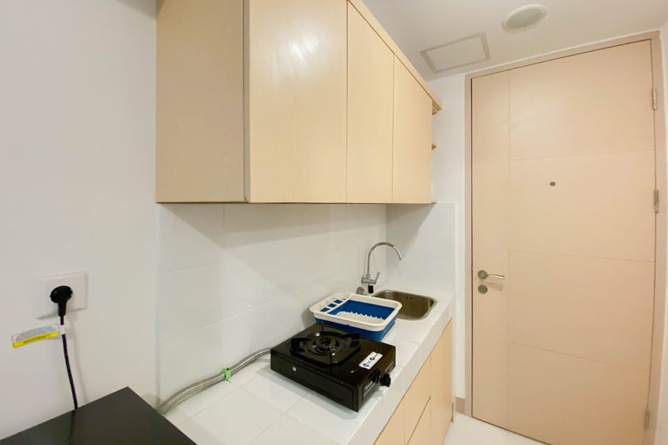Studio | Private kitchen | Full-size fridge, stovetop